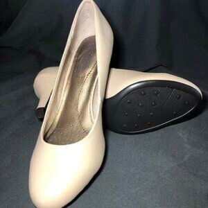 Ladies Life Stride Tan Heels